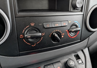 Подержанный автомобиль Peugeot Partner 2021 года (27 фото)