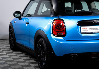 Подержанный автомобиль MINI Hatch 2014 года (20 фото)
