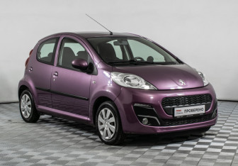 Подержанный автомобиль Peugeot 107 2013 года (3 фото)