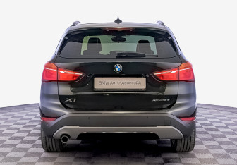 Подержанный автомобиль BMW X1 2018 года (6 фото)