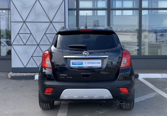 Подержанный автомобиль Opel Mokka 2015 года (7 фото)