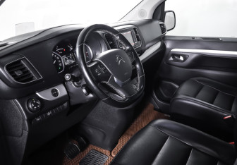 Подержанный автомобиль Citroen SpaceTourer 2018 года (15 фото)