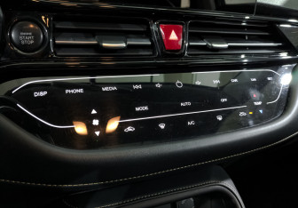 Подержанный автомобиль Москвич 3 2023 года (20 фото)