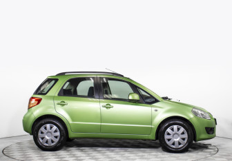 Подержанный автомобиль Suzuki SX4 Hatchback 2009 года (4 фото)