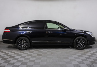Подержанный автомобиль Nissan Teana 2011 года (4 фото)