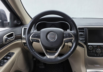 Подержанный автомобиль Jeep Grand Cherokee 2014 года (12 фото)