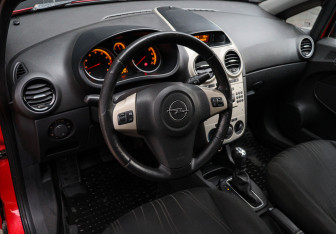 Подержанный автомобиль Opel Corsa 2008 года (10 фото)