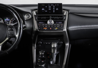 Подержанный автомобиль Lexus NX 2016 года (14 фото)