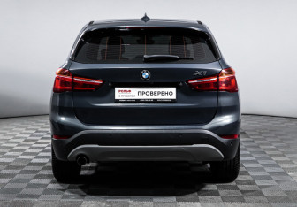 Подержанный автомобиль BMW X1 2016 года (6 фото)
