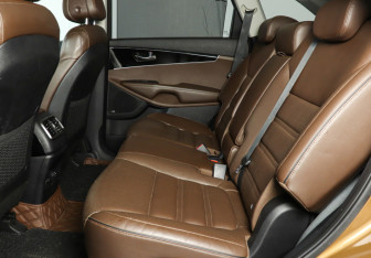 Подержанный автомобиль Kia Sorento 2017 года (10 фото)