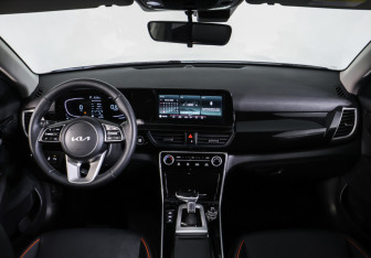 Подержанный автомобиль Kia Seltos 2025 года (17 фото)