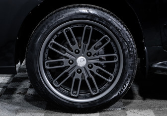 Подержанный автомобиль Lexus LX 2013 года (15 фото)