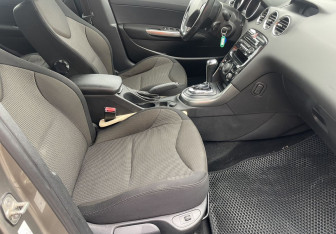 Подержанный автомобиль Peugeot 308 Hatchback 2013 года (9 фото)