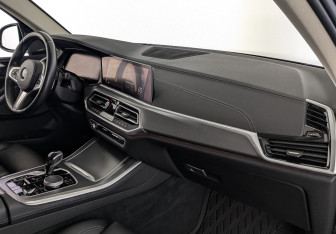 Подержанный автомобиль BMW X5 2020 года (13 фото)