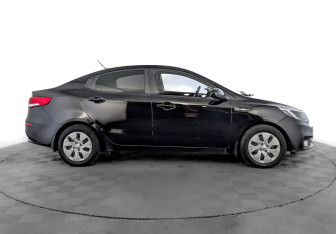 Подержанный автомобиль Kia Rio Sedan 2017 года (4 фото)