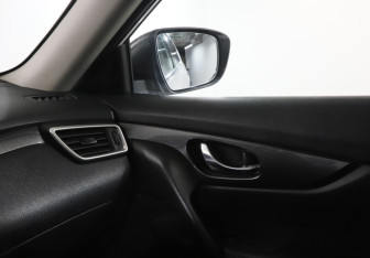 Подержанный автомобиль Nissan X-Trail 2018 года (21 фото)