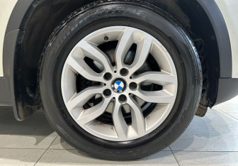 Подержанный автомобиль BMW X3 2011 года (18 фото)