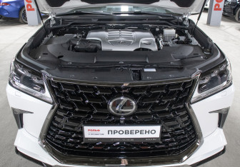 Подержанный автомобиль Lexus LX 2019 года (9 фото)