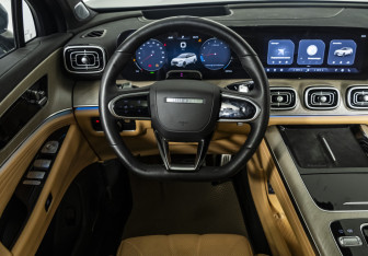 Подержанный автомобиль Jaecoo J8 2024 года (10 фото)