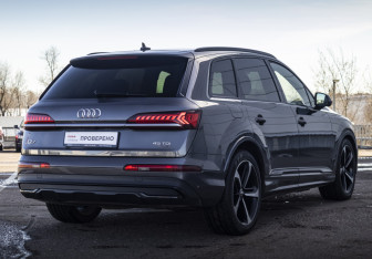 Подержанный автомобиль Audi Q7 2019 года (5 фото)