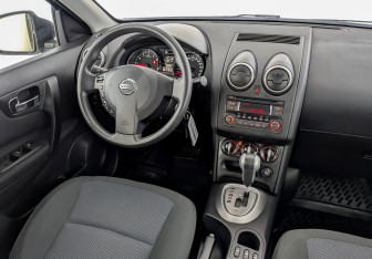 Подержанный автомобиль Nissan Qashqai 2012 года (27 фото)