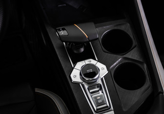 Подержанный автомобиль Changan UNI-V 2024 года (22 фото)