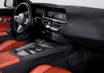 Подержанный автомобиль BMW Z4 Roadster 2021 года (9 фото)