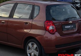 Подержанный автомобиль Chevrolet Aveo Hatchback 2011 года (16 фото)