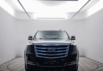 Подержанный автомобиль Cadillac Escalade Suv 2018 года (2 фото)