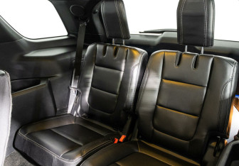 Подержанный автомобиль Ford Explorer 2017 года (19 фото)