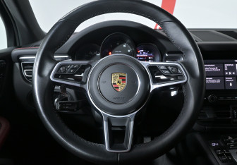 Подержанный автомобиль Porsche Macan 2021 года (9 фото)