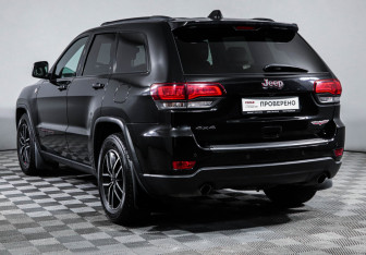 Подержанный автомобиль Jeep Grand Cherokee 2021 года (7 фото)