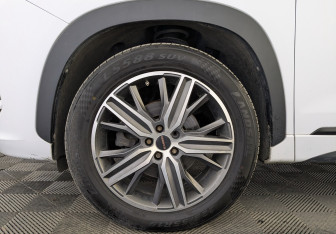 Подержанный автомобиль Exeed LX 2022 года (18 фото)