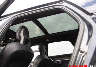 Подержанный автомобиль Volvo V90 Cross Country 2017 года (12 фото)