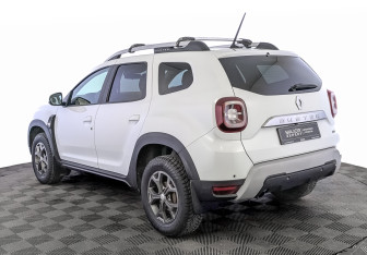 Подержанный автомобиль Renault Duster 2021 года (7 фото)