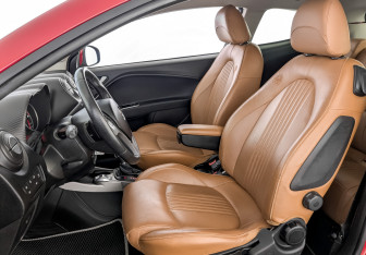 Подержанный автомобиль Alfa Romeo MiTo 2014 года (20 фото)