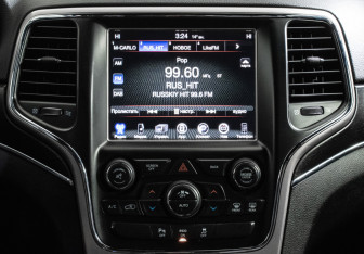 Подержанный автомобиль Jeep Grand Cherokee 2014 года (14 фото)