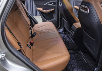 Подержанный автомобиль Omoda C5 2022 года (12 фото)