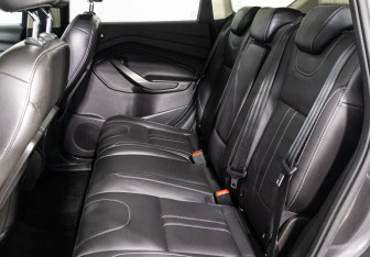 Подержанный автомобиль Ford Kuga 2016 года (17 фото)