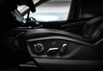 Подержанный автомобиль Audi Q7 2018 года (27 фото)