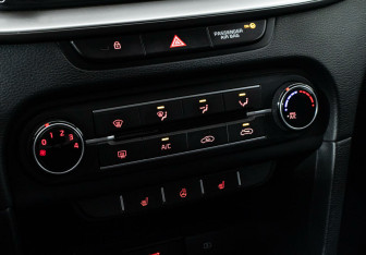 Подержанный автомобиль Kia Ceed Hatchback 2021 года (17 фото)