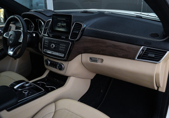 Подержанный автомобиль Mercedes-Benz GLE 2017 года (9 фото)