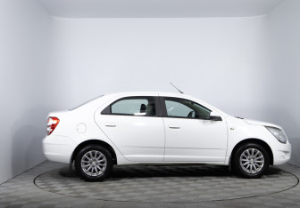 Подержанный автомобиль Chevrolet Cobalt Sedan 2014 года (4 фото)