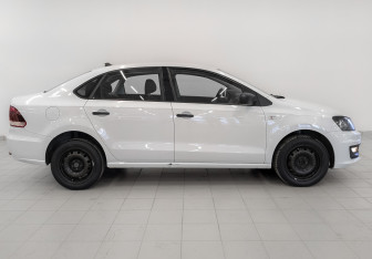 Подержанный автомобиль Volkswagen Polo Sedan 2019 года (4 фото)