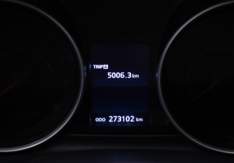 Подержанный автомобиль Mitsubishi Outlander 2011 года (12 фото)