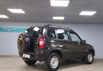 Подержанный автомобиль Chevrolet Niva 2010 года (5 фото)