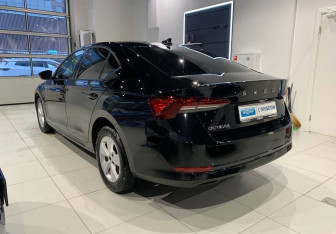 Подержанный автомобиль Skoda Octavia Liftback 2020 года (6 фото)