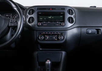 Подержанный автомобиль Volkswagen Tiguan 2015 года (14 фото)