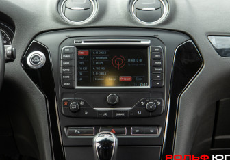 Подержанный автомобиль Ford Mondeo Sedan 2012 года (11 фото)