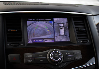 Подержанный автомобиль Infiniti QX80 2014 года (27 фото)